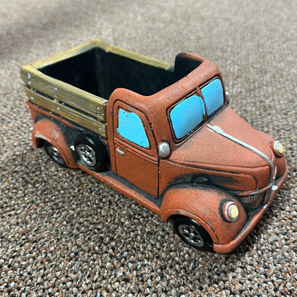 Truck flower/succulent pot